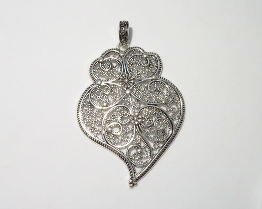 1 pendant decorated - Portuguese heart pendant -  silver color - supply for necklace (1 piece) supplies, pendant (P48)